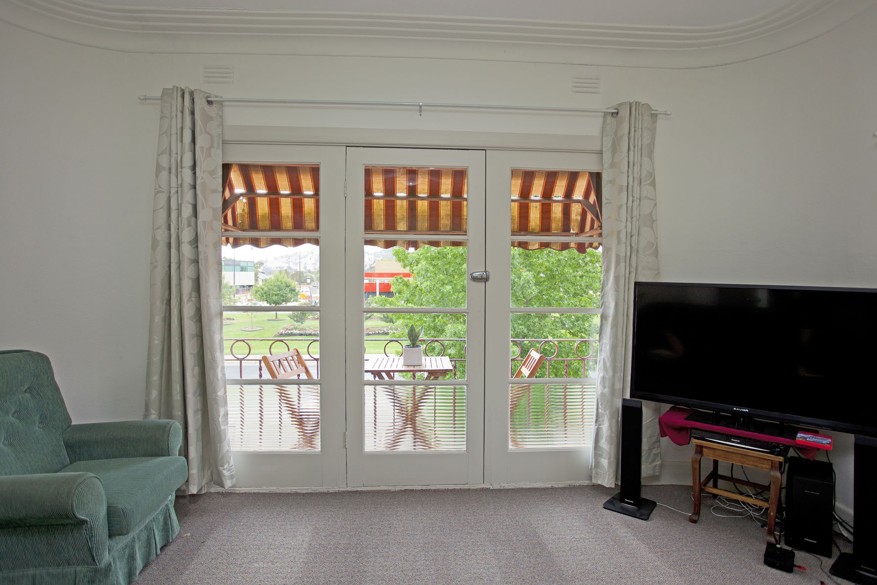 editgundowering house 86.JPG